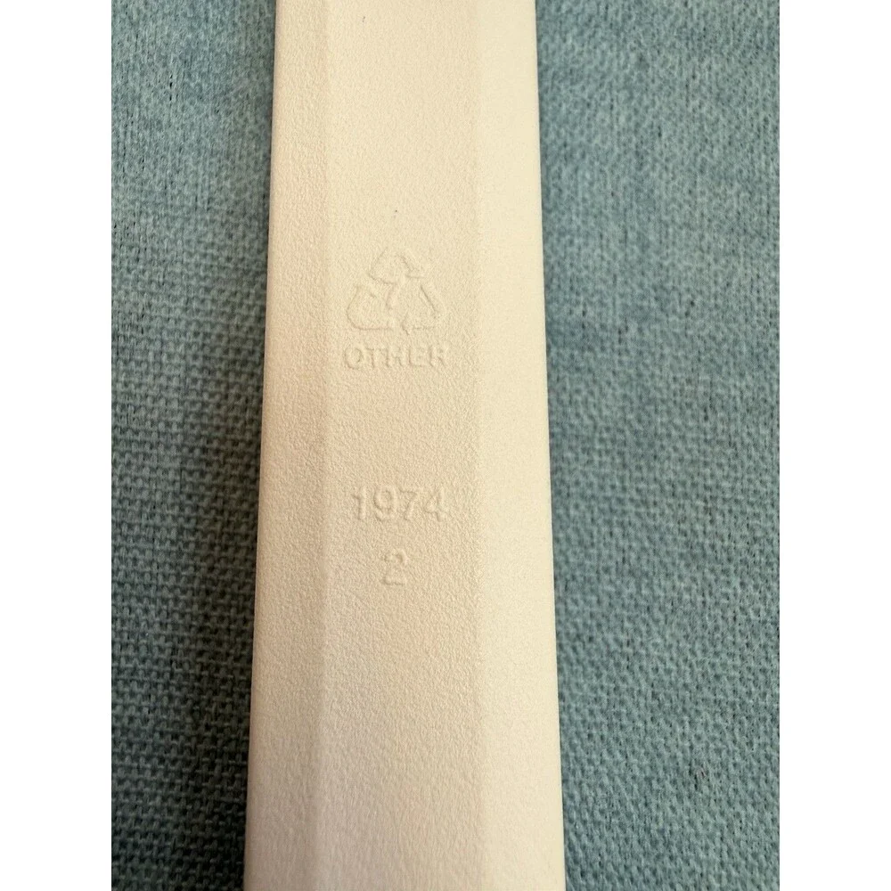 Rubbermaid USA Vintage Ivory Heavy Duty Nylon #1974 Slotted Spoon 12.5